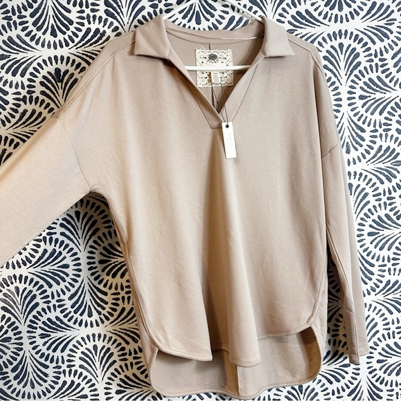 Cupio Blush Moonlight Basic V Neck Blouse - Picture 3 of 13